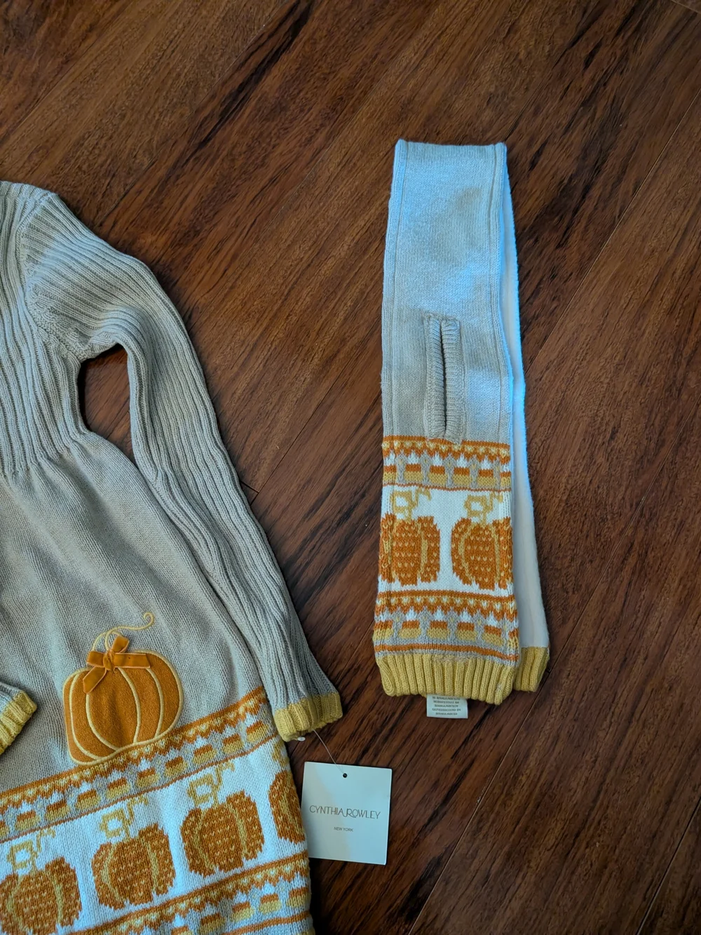 Cynthia Rowley girls' pumpkin sweater dress and matching scarf Set- Sz M (7/8)